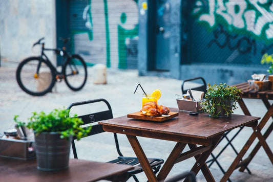 cafe-patio_925x_9a7d8550-8037-4c9d-958c-bcd375cf473a - J.OC