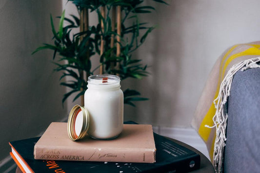 diy-organic-candle_925x_6923f072-5d96-4b48-827a-3b3f88a9bdc1 - J.OC